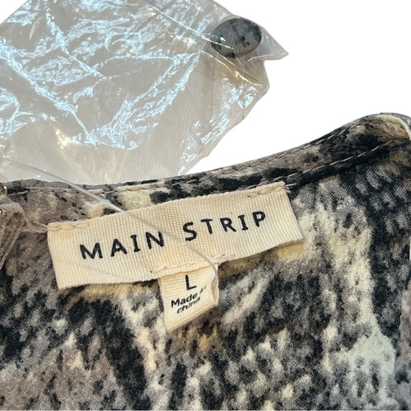 MAIN STRIP Romper Snake Skin Print, V-Neck, Gray/Black & White, Size‎ Large - Picture 4 of 12